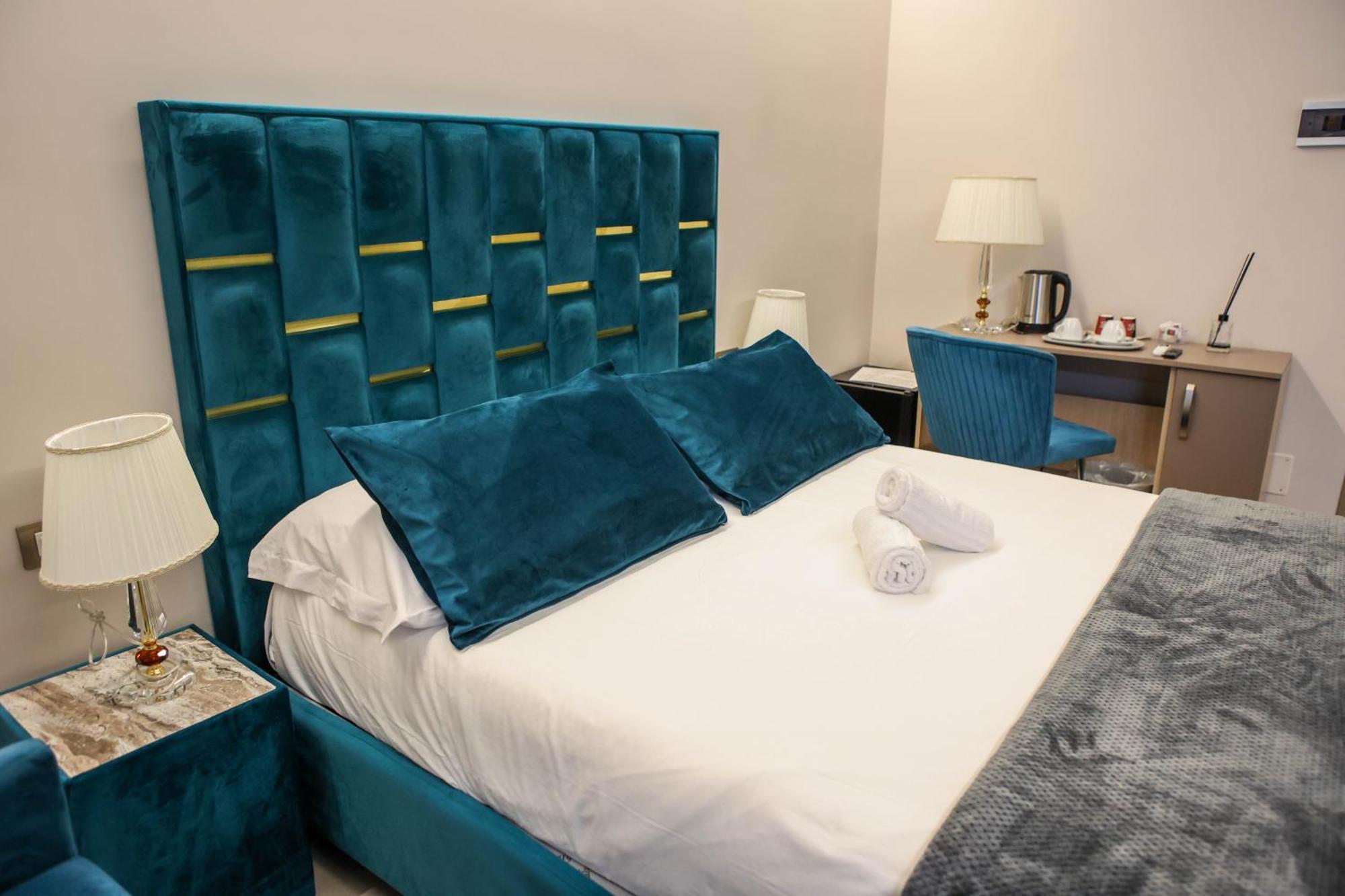 B&B Suites&Rooms Piazza Dei Martiri Catania Exterior foto