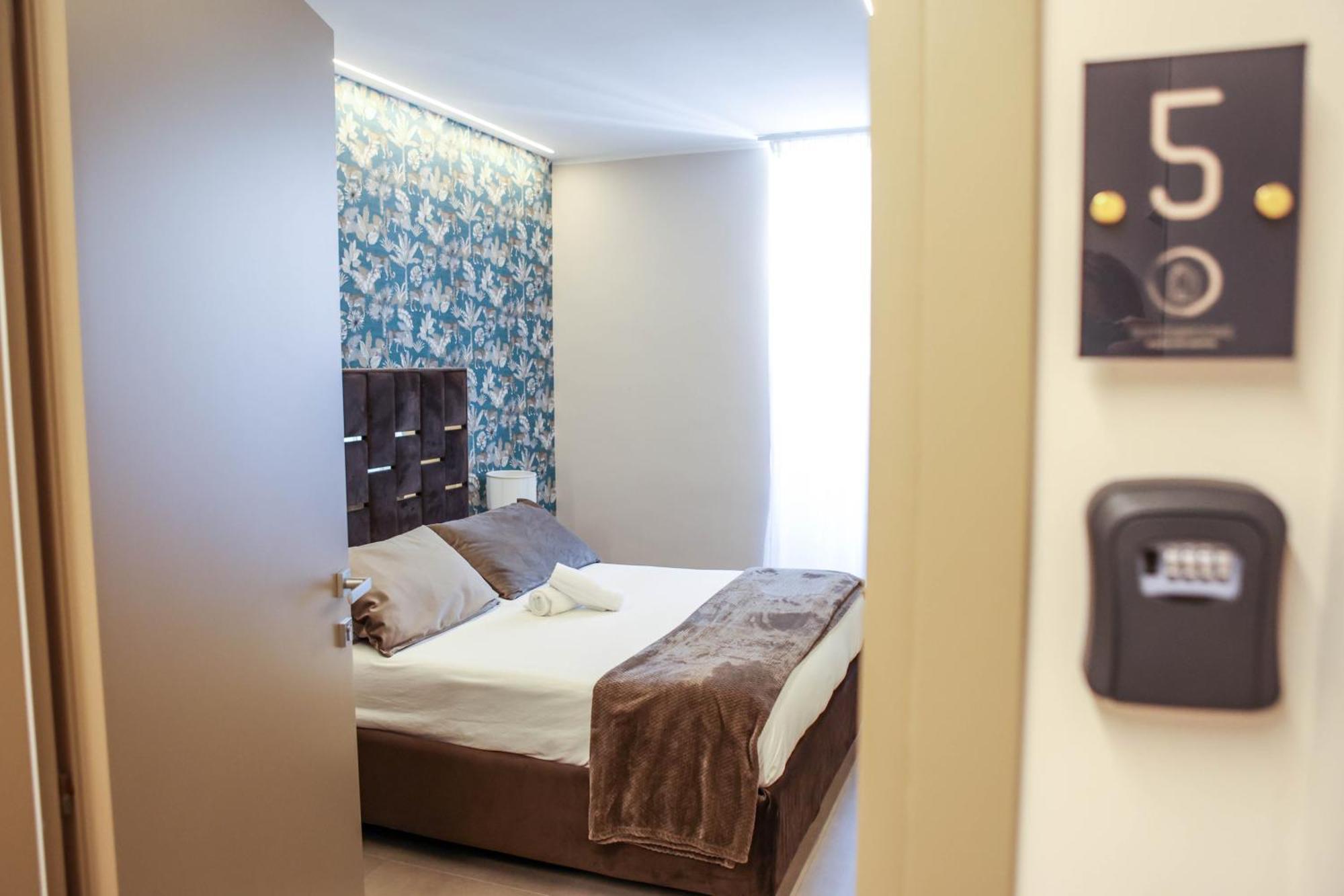 B&B Suites&Rooms Piazza Dei Martiri Catania Exterior foto